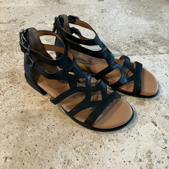 NWOB Gentle Souls by Kenneth Cole Women's Hallie Flat Black Leather Sandals 7.5 - Picture 8 of 12